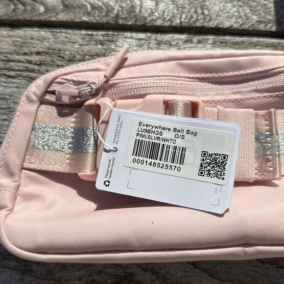 Lululemon Everywhere Belt Bag 1L Pink Mist/Silver/White Opal pink‎ NWT - Picture 5 of 5